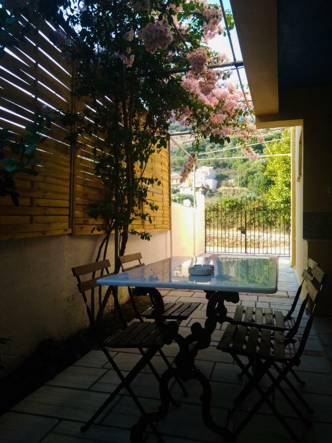 Apartmán House With Garden Near The Sea Agia Efimia Exteriér fotografie