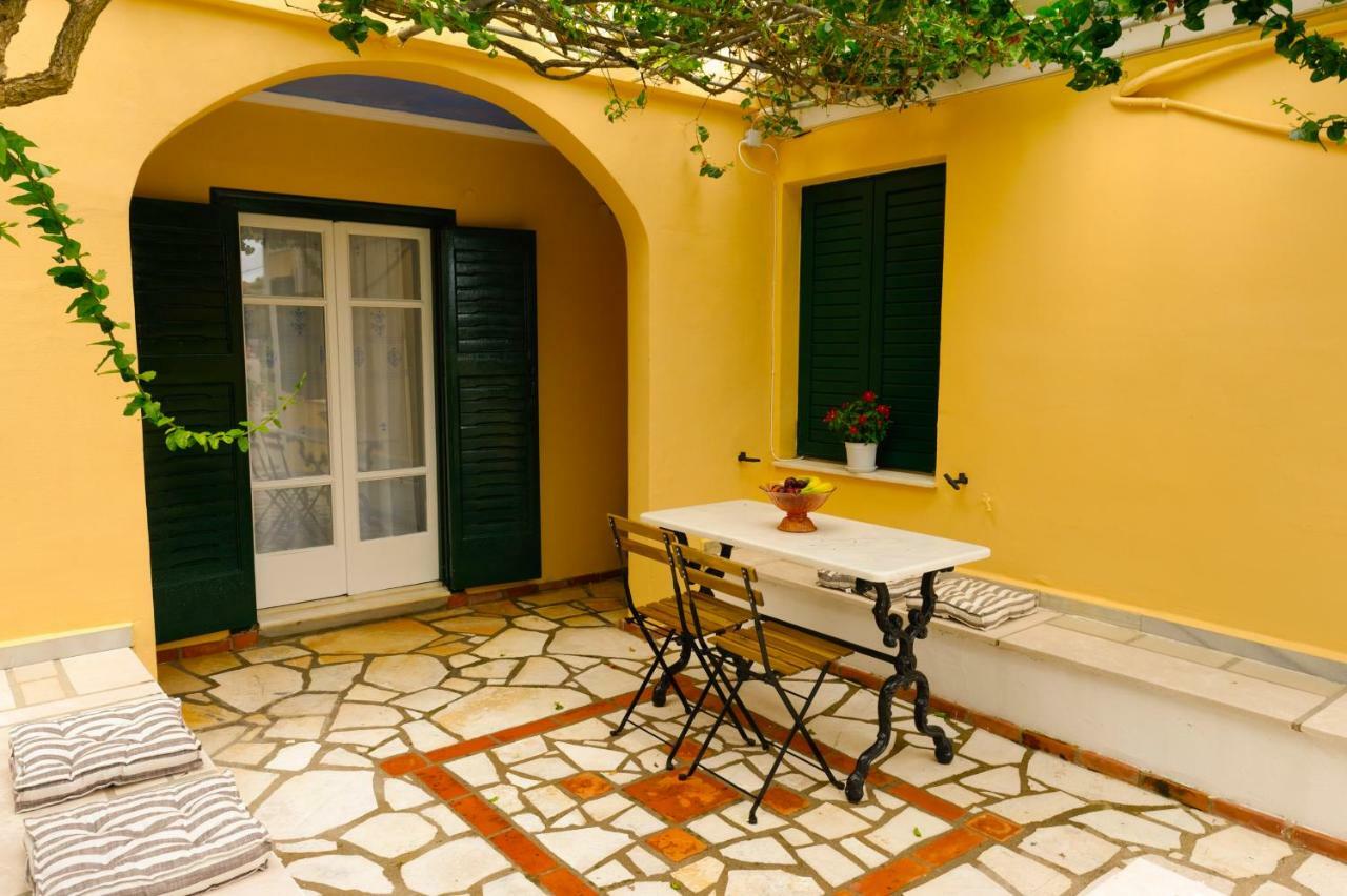 Apartmán House With Garden Near The Sea Agia Efimia Exteriér fotografie