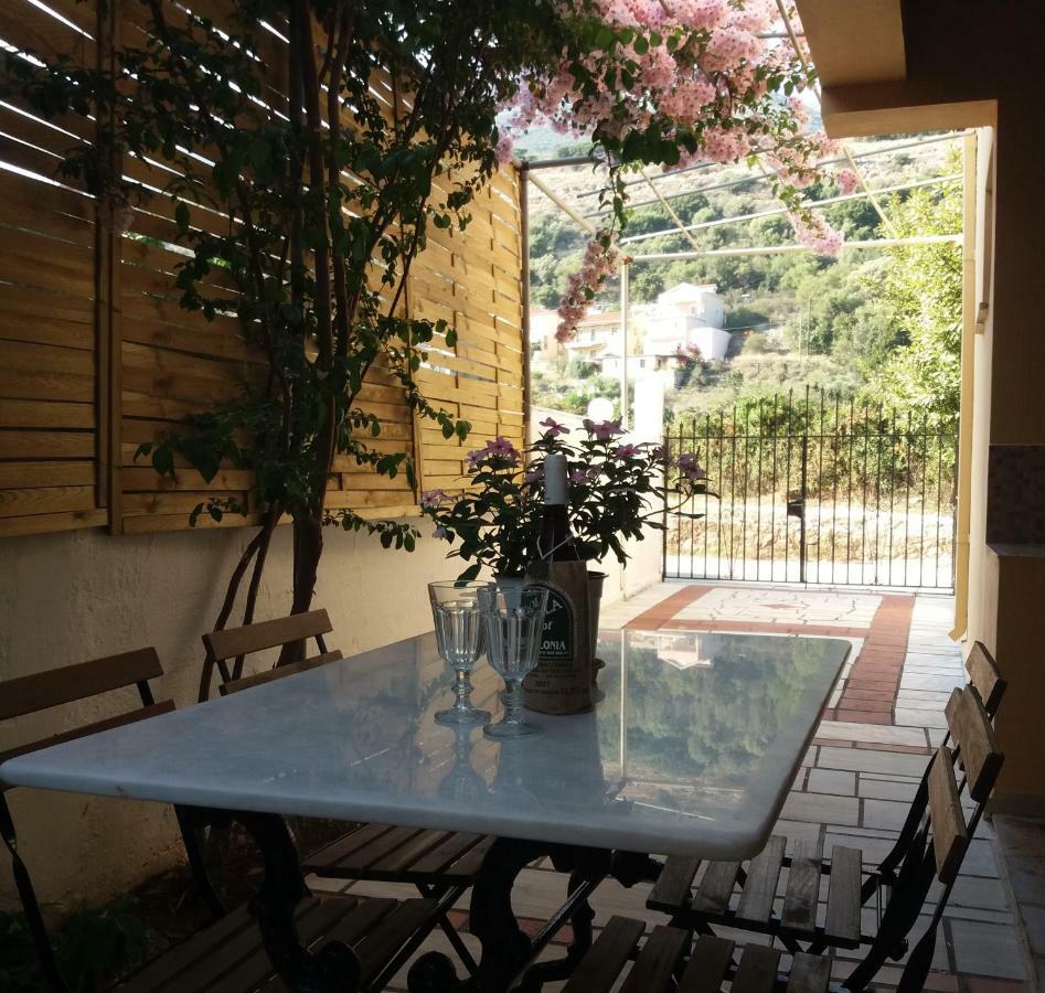 Apartmán House With Garden Near The Sea Agia Efimia Exteriér fotografie